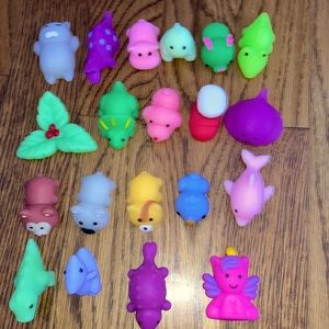 20 mochi squsjie toys gently used